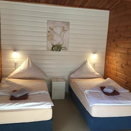 Abb Sportcenter Gaensefurth, Doppelzimmer Ohne Kueche, Standard Doppelzimmer Mit Kueche Hecklingen  Luaran gambar