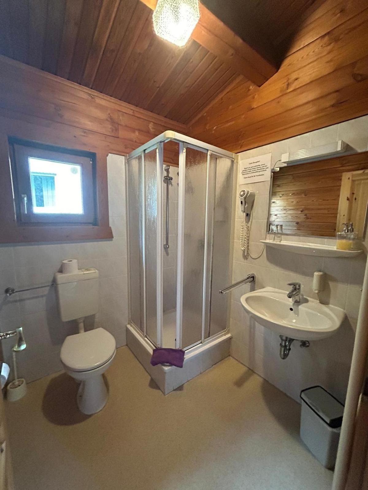 Abb Sportcenter Gaensefurth, Doppelzimmer Ohne Kueche, Standard Doppelzimmer Mit Kueche Hecklingen  Luaran gambar