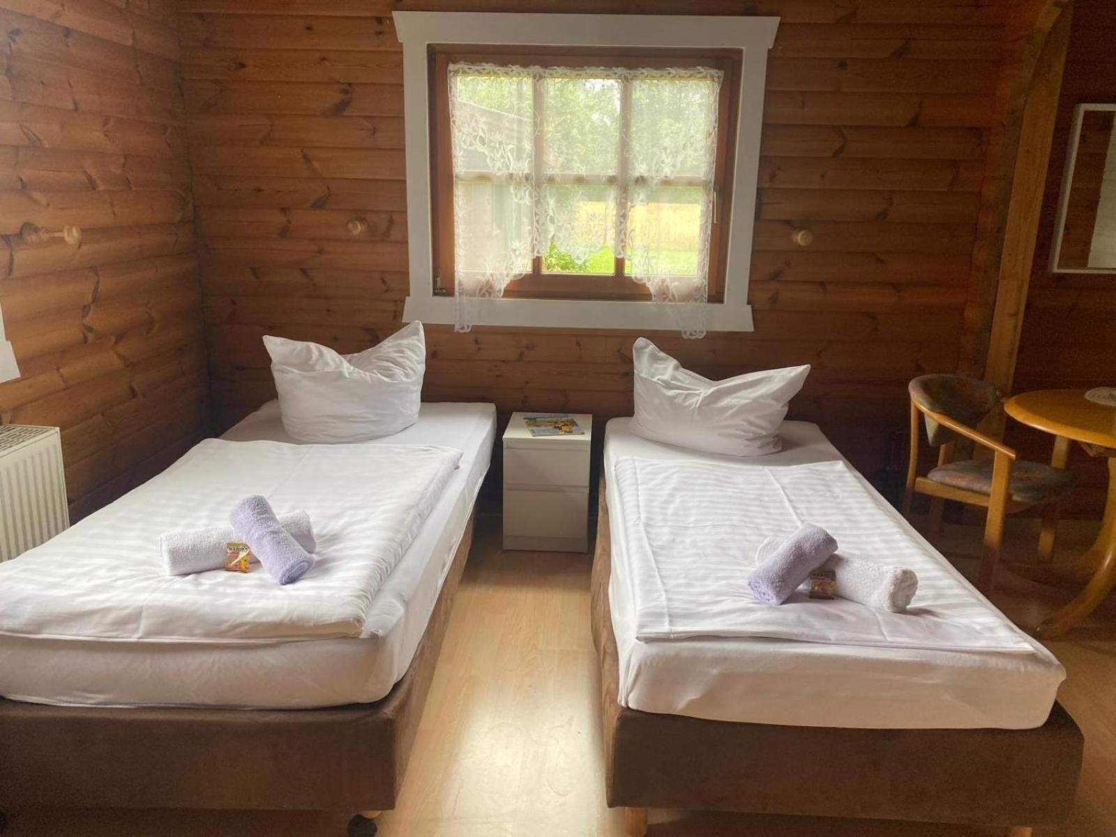 Abb Sportcenter Gaensefurth, Doppelzimmer Ohne Kueche, Standard Doppelzimmer Mit Kueche Hecklingen  Luaran gambar