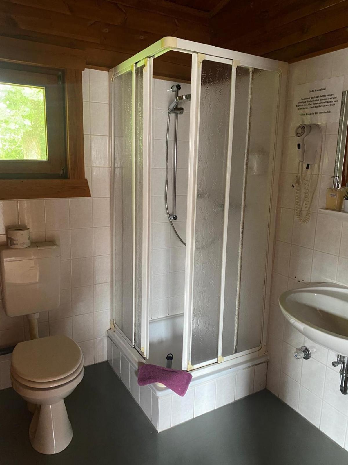 Abb Sportcenter Gaensefurth, Doppelzimmer Ohne Kueche, Standard Doppelzimmer Mit Kueche Hecklingen  Luaran gambar